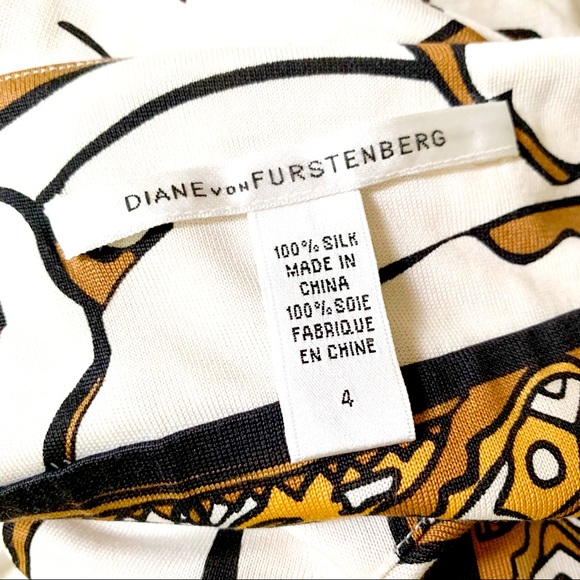DIANE VON FURSTENBERG Mini Wrap Dress in 100% Silk - Size 4 - Picture 2 of 4